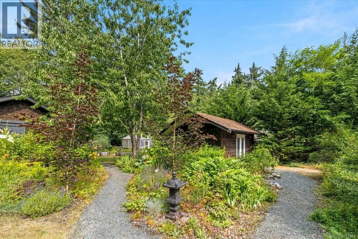 381 Dunsmuir Rd