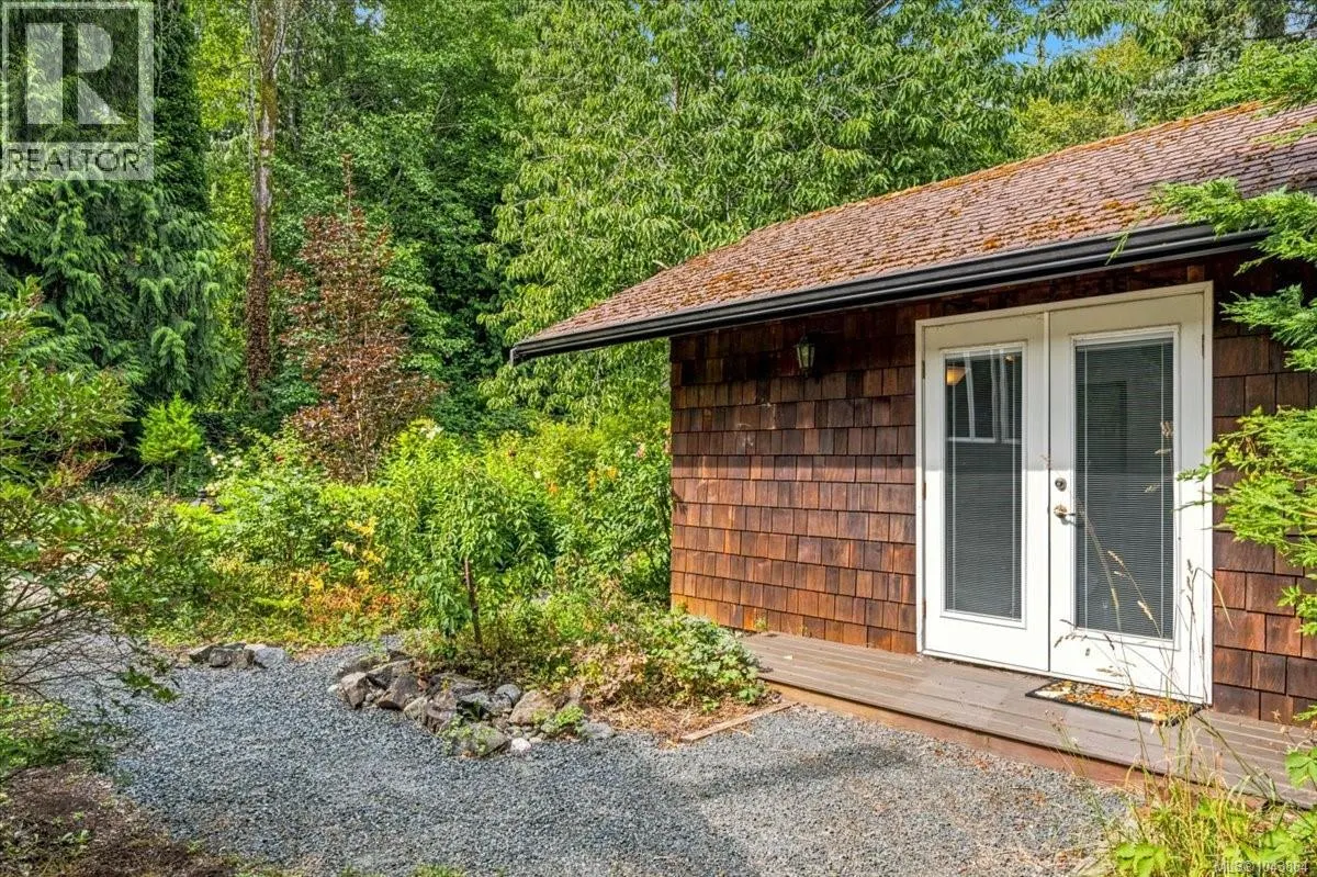 381 Dunsmuir Rd