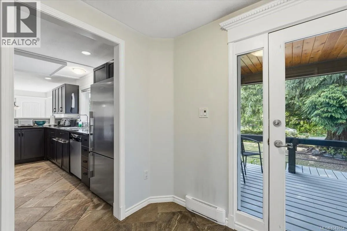 381 Dunsmuir Rd
