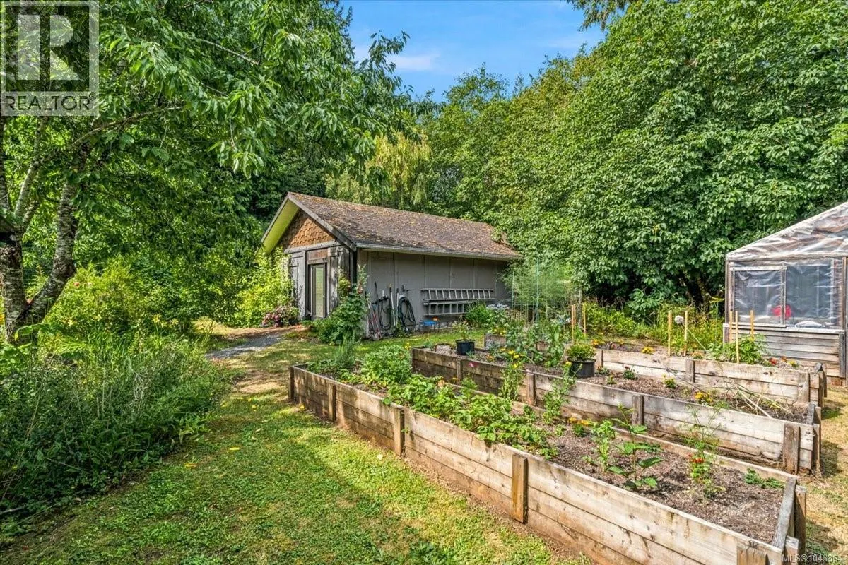 381 Dunsmuir Rd