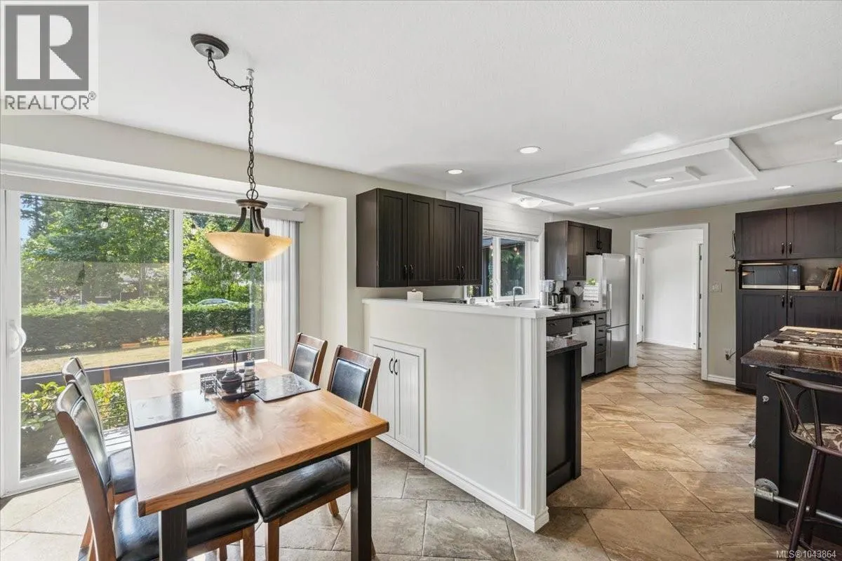 381 Dunsmuir Rd