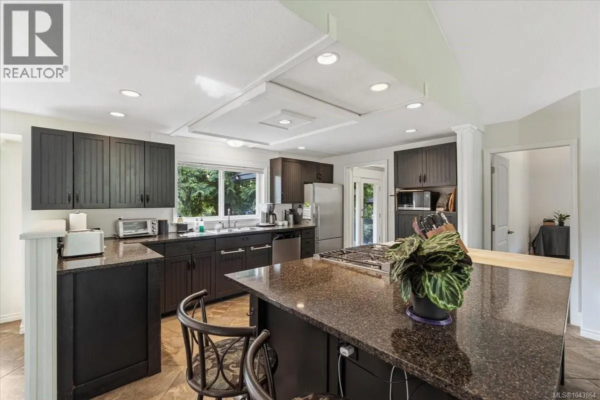 381 Dunsmuir Rd