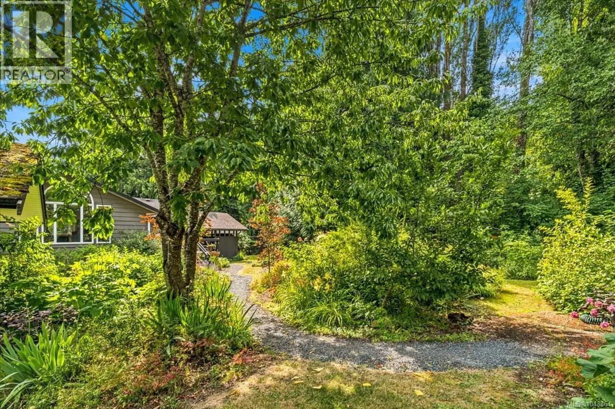381 Dunsmuir Rd
