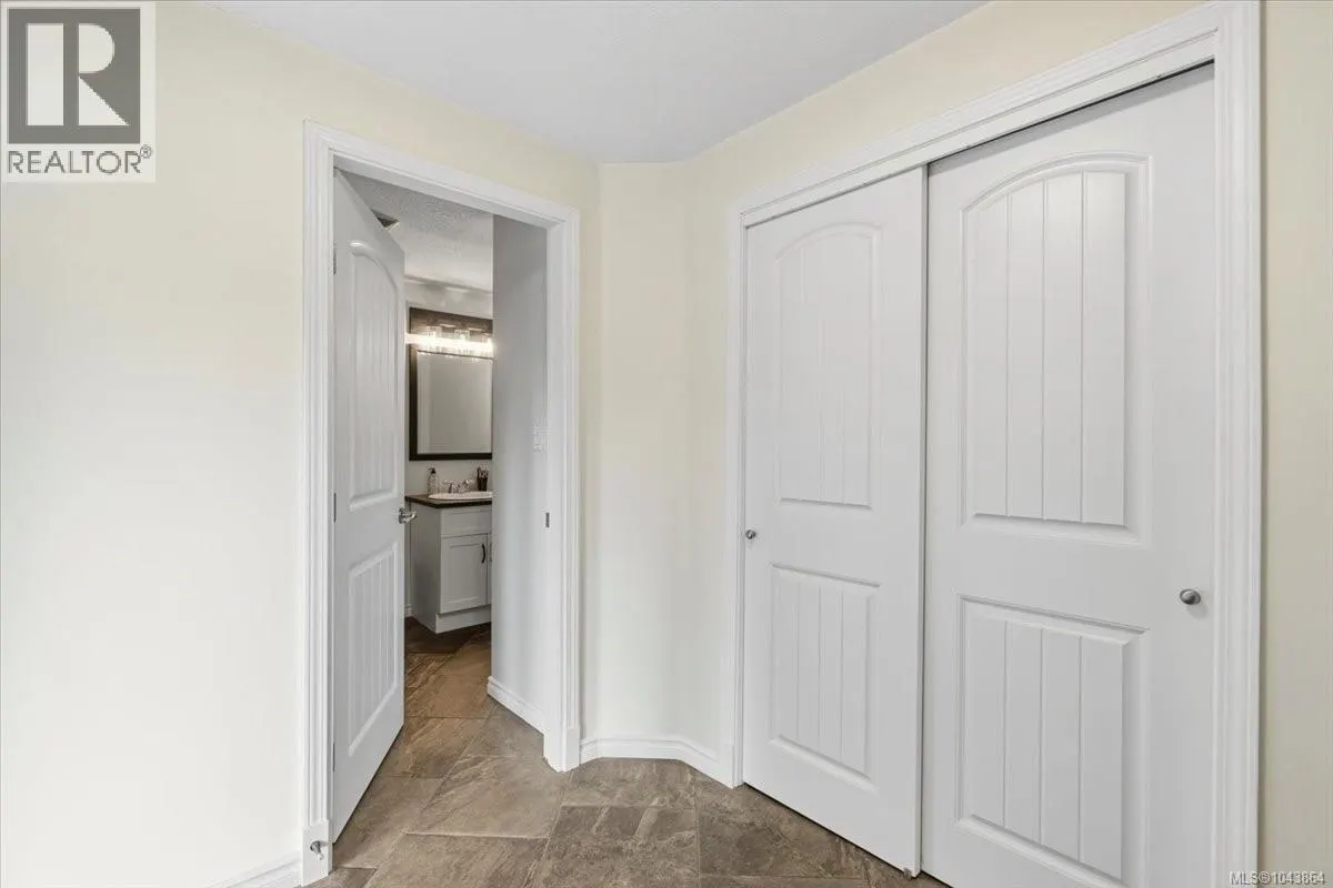 381 Dunsmuir Rd