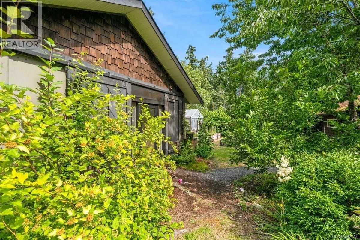 381 Dunsmuir Rd