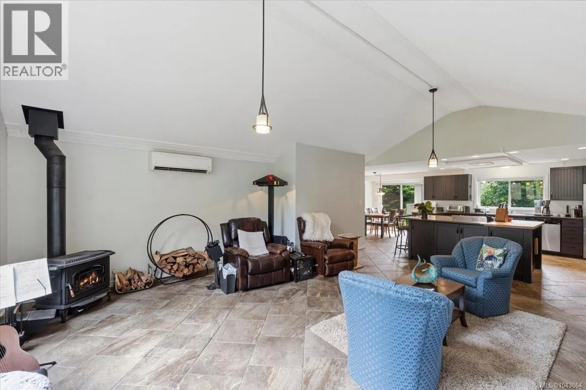 381 Dunsmuir Rd