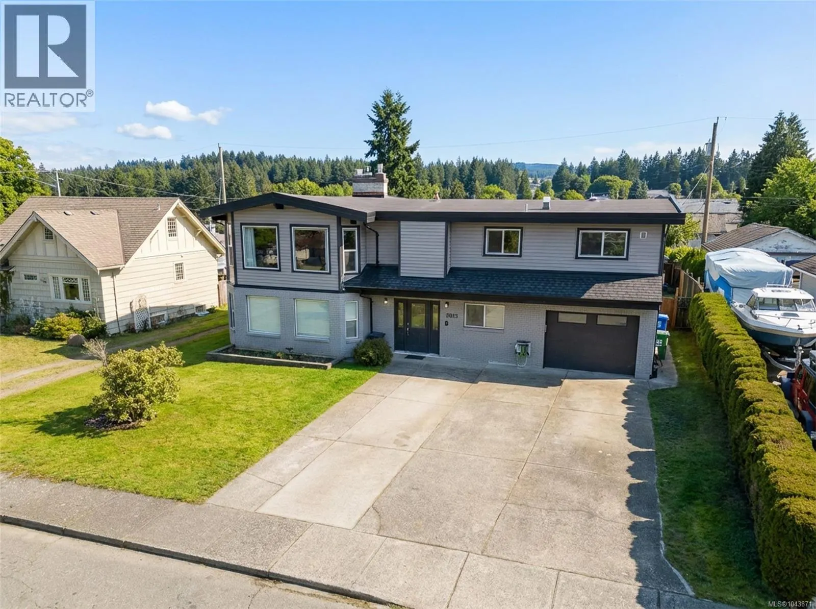 3055 9th Ave