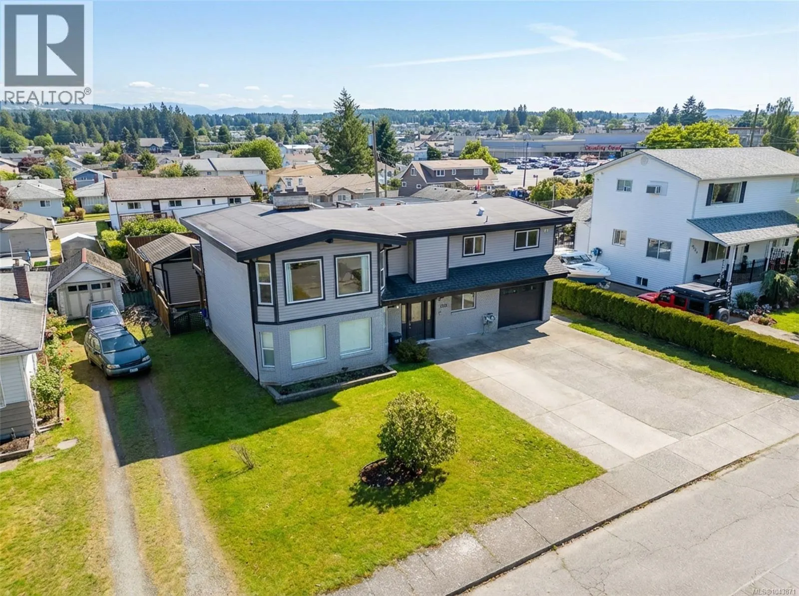 3055 9th Ave