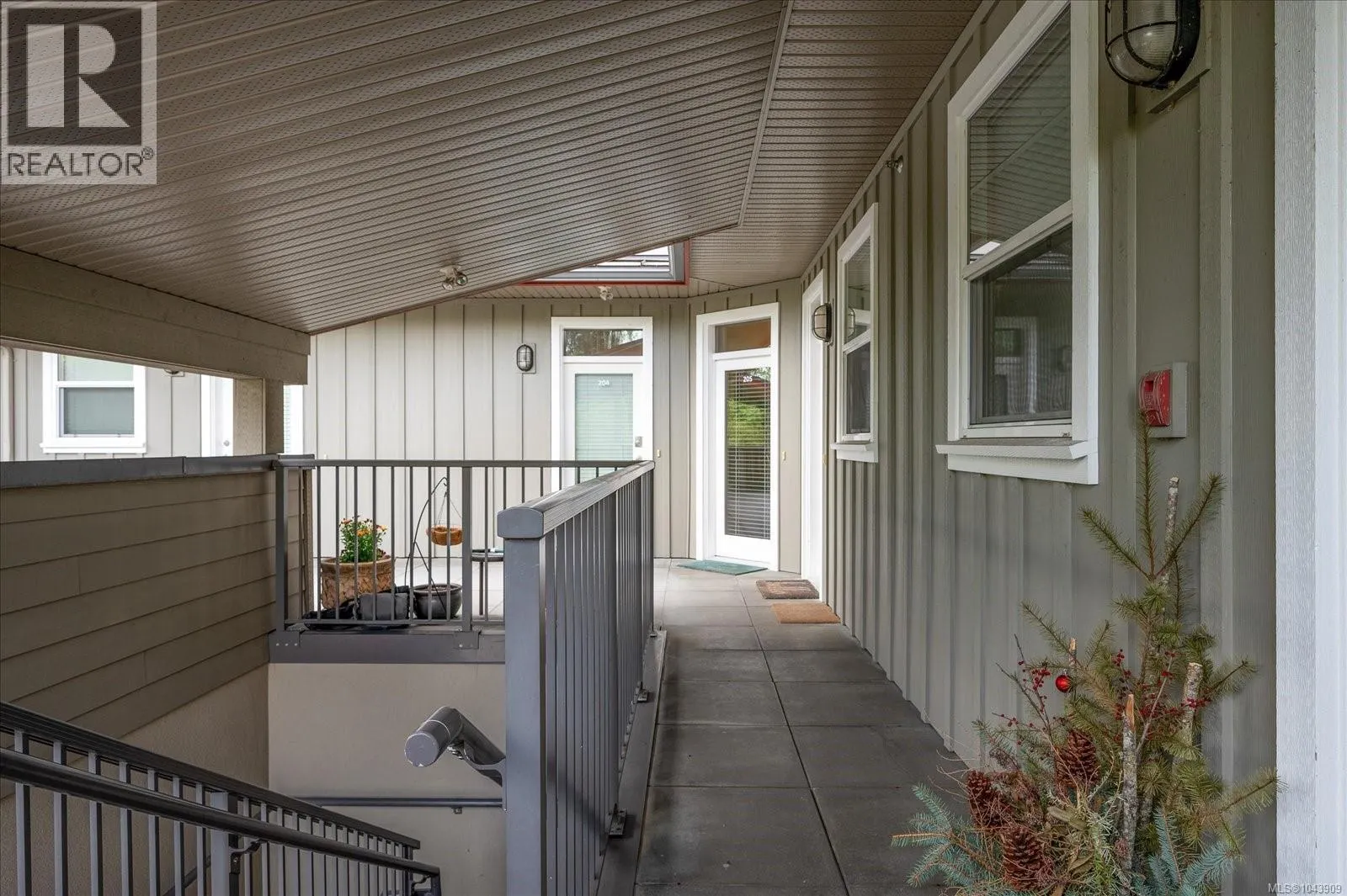 205 5170 Dunster Rd