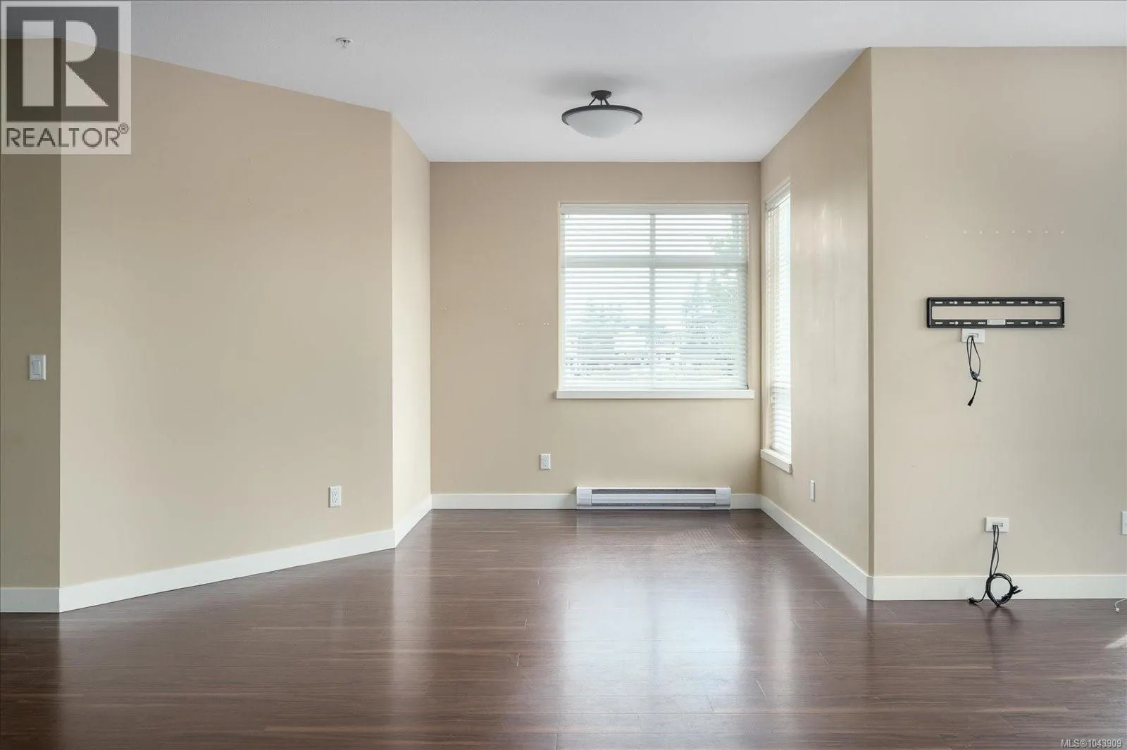205 5170 Dunster Rd