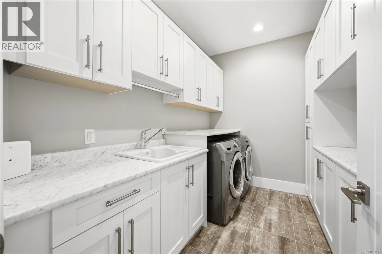 4826 Vista View Cres