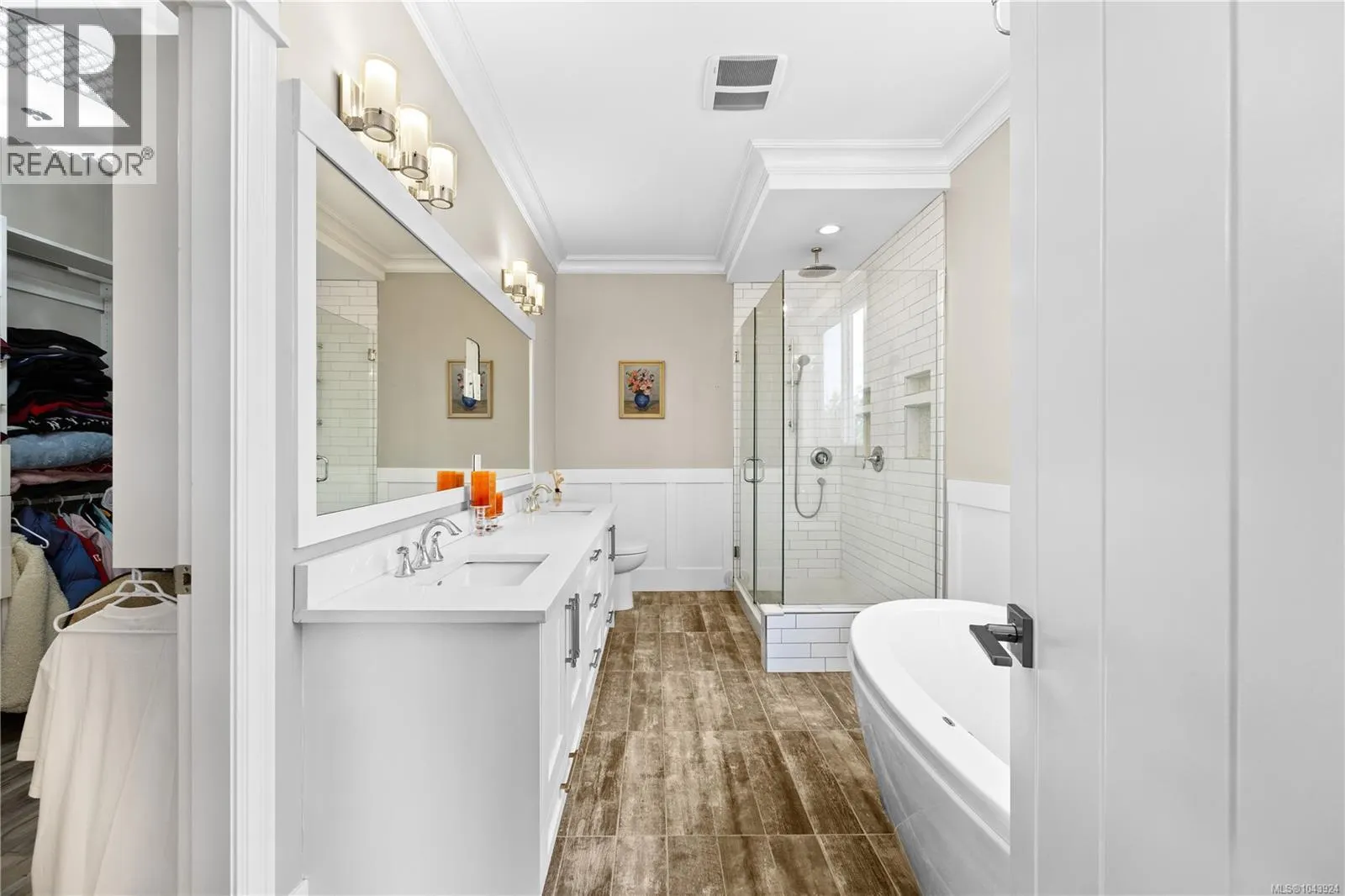 4826 Vista View Cres