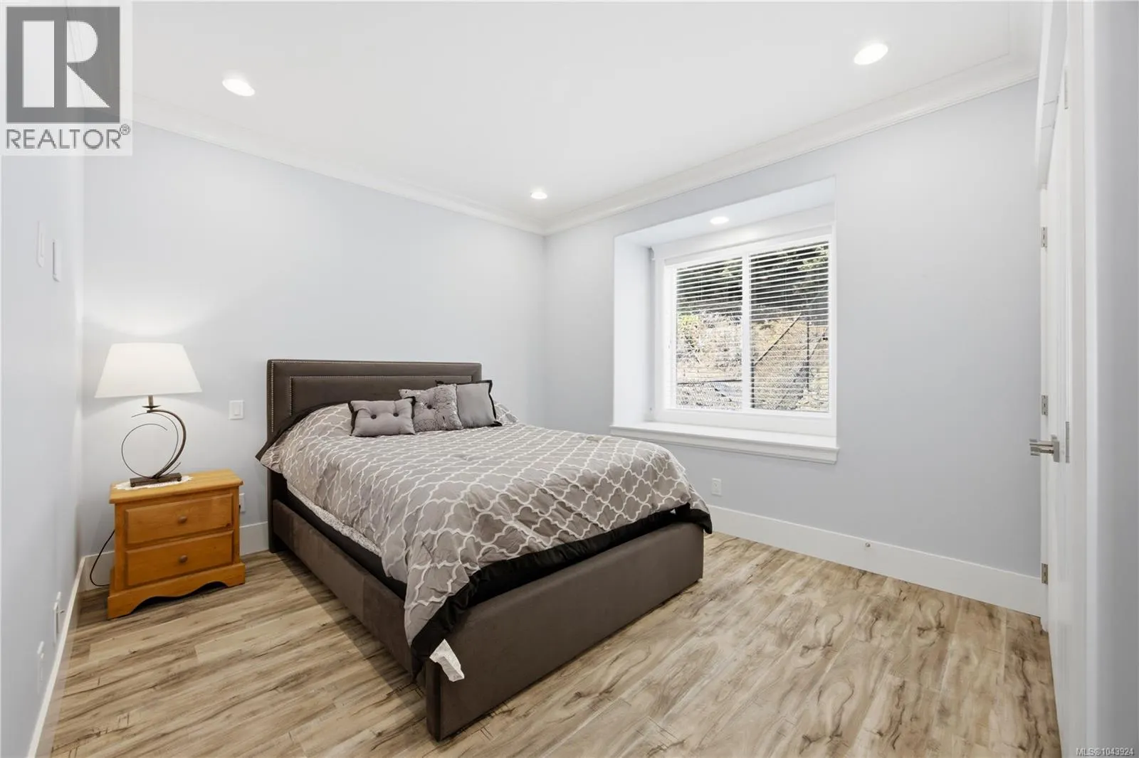 4826 Vista View Cres