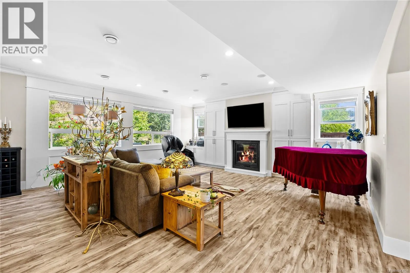 4826 Vista View Cres
