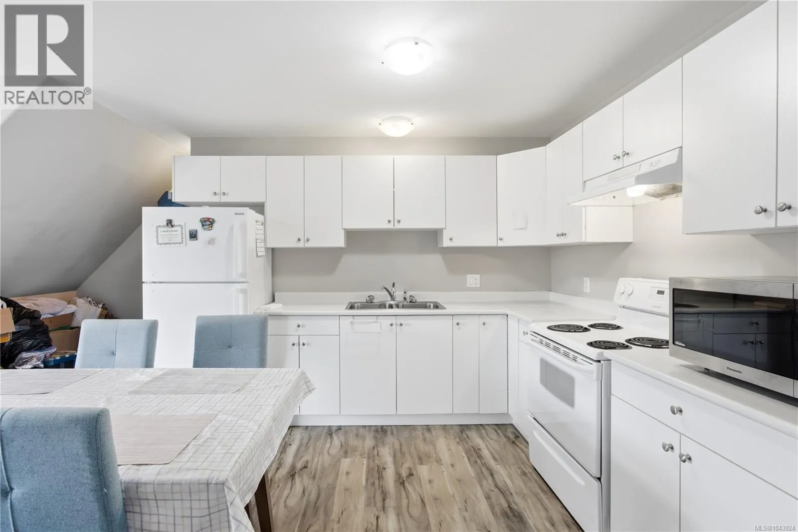4826 Vista View Cres