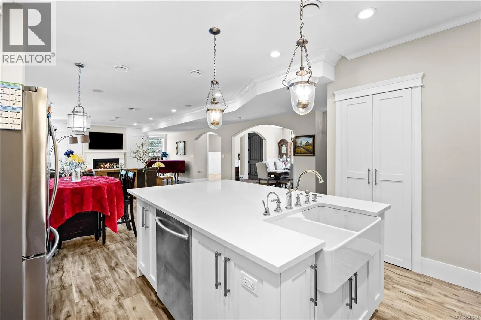4826 Vista View Cres
