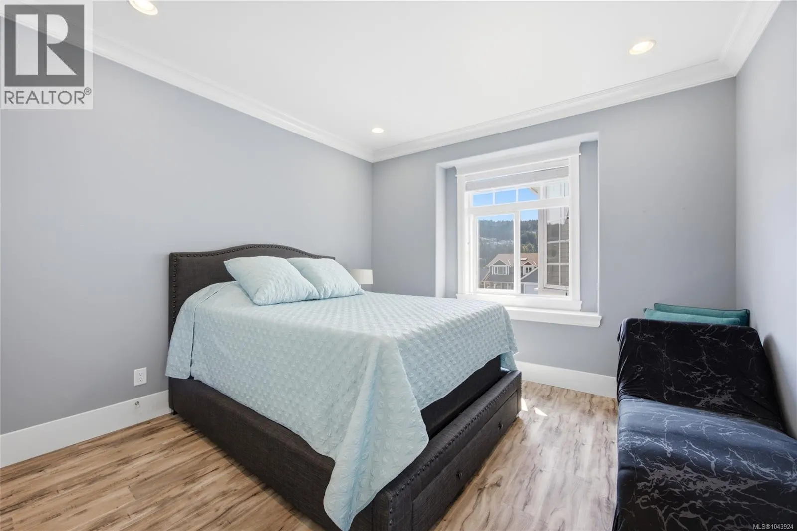 4826 Vista View Cres