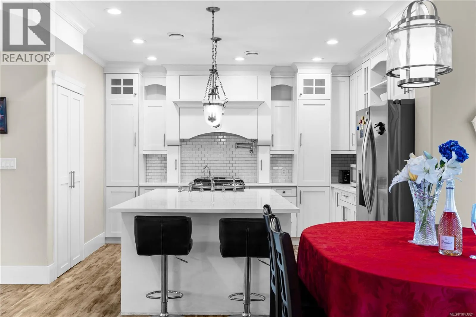 4826 Vista View Cres