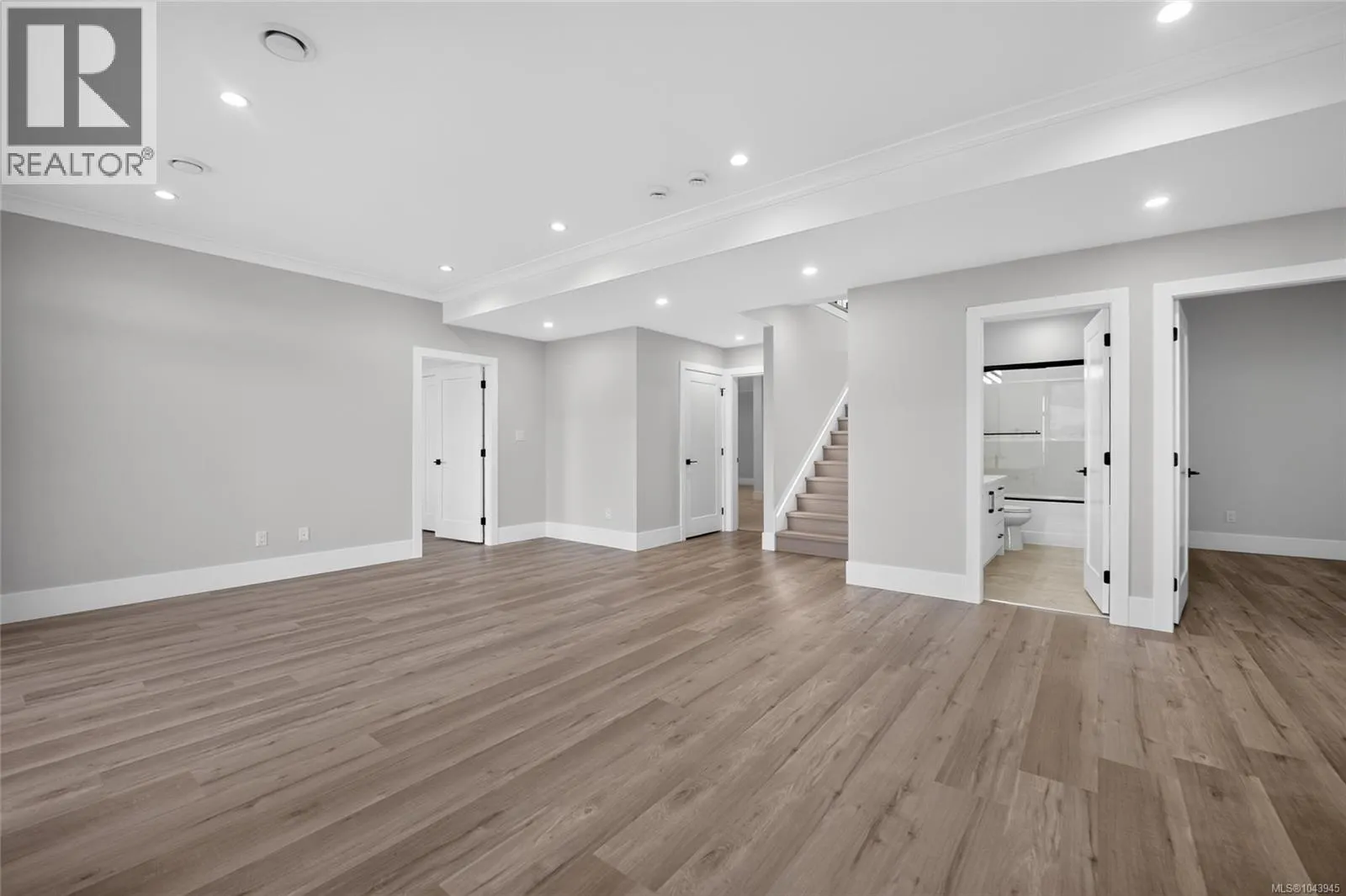 3856 Gulfview Dr