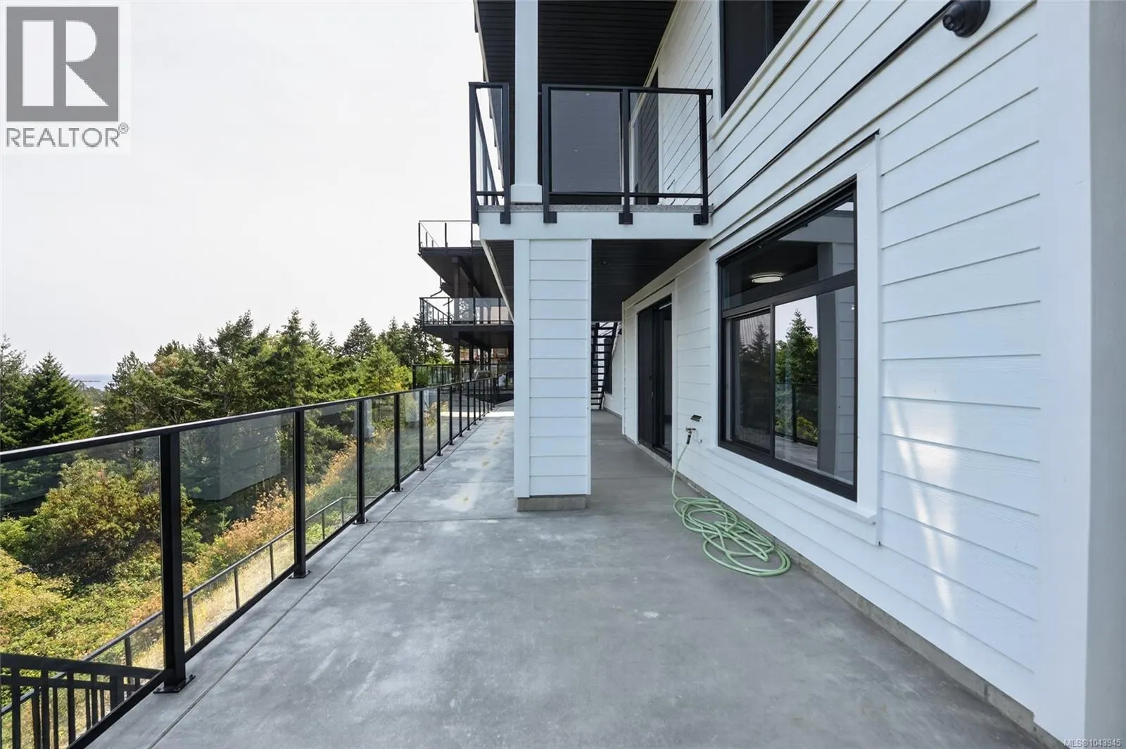 3856 Gulfview Dr