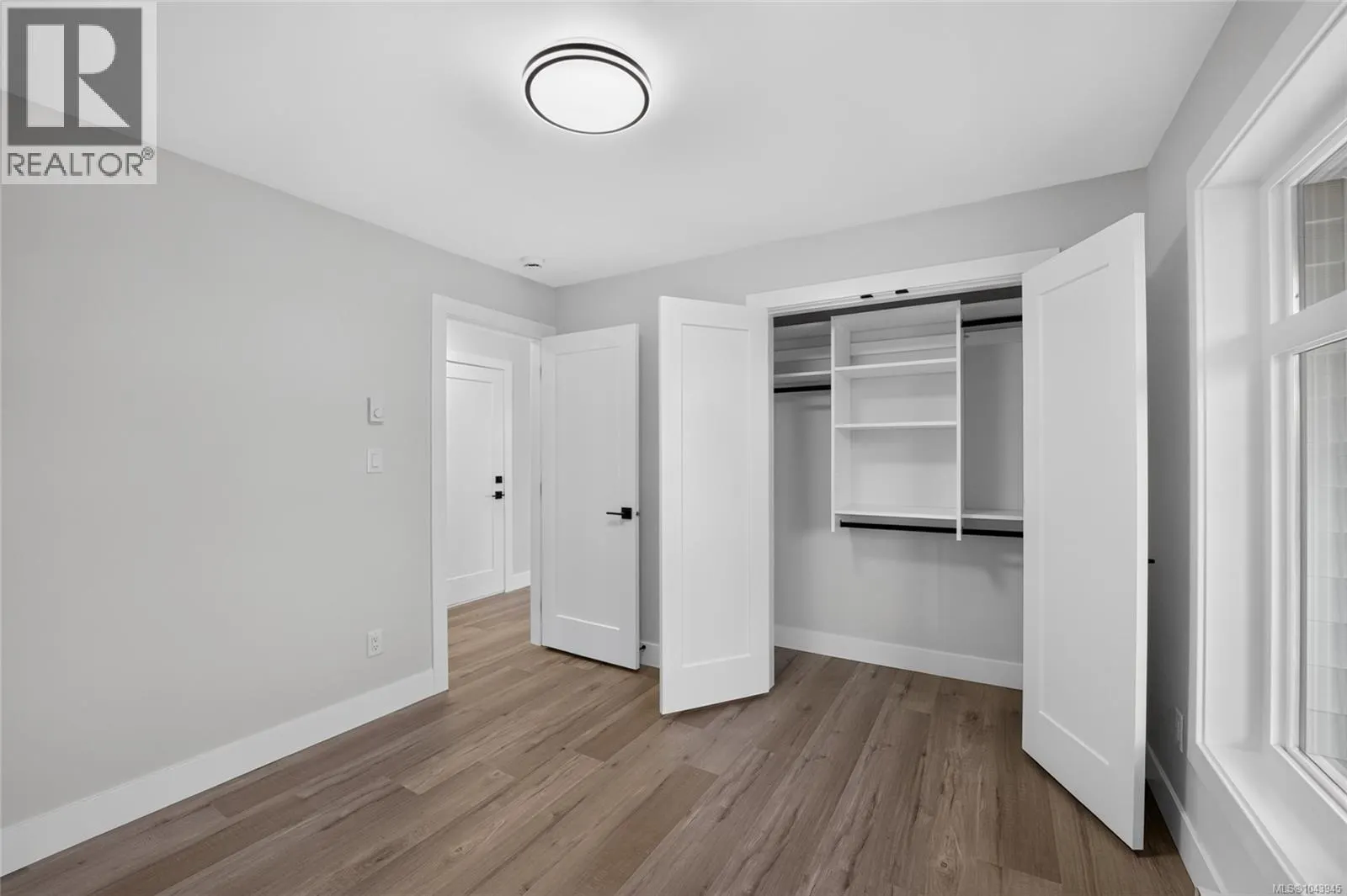 3856 Gulfview Dr