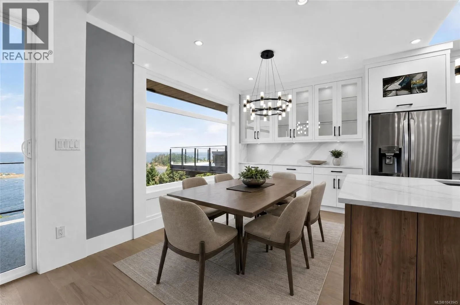 3856 Gulfview Dr