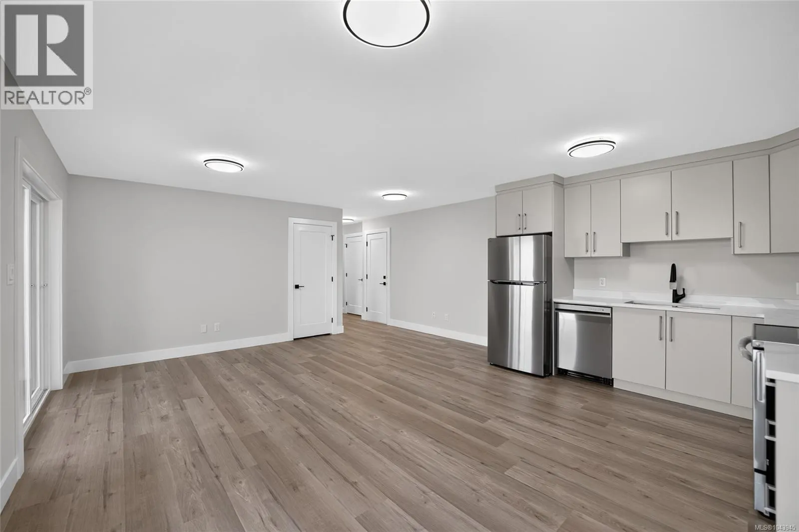3856 Gulfview Dr