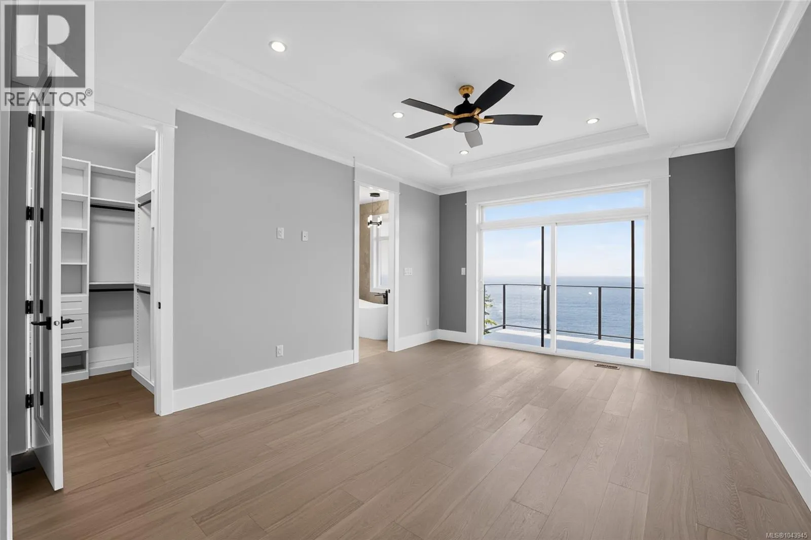 3856 Gulfview Dr