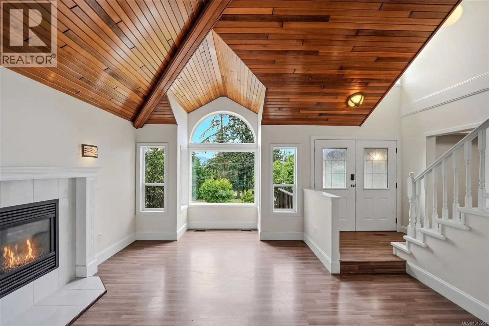 1688 Maple Bay Rd