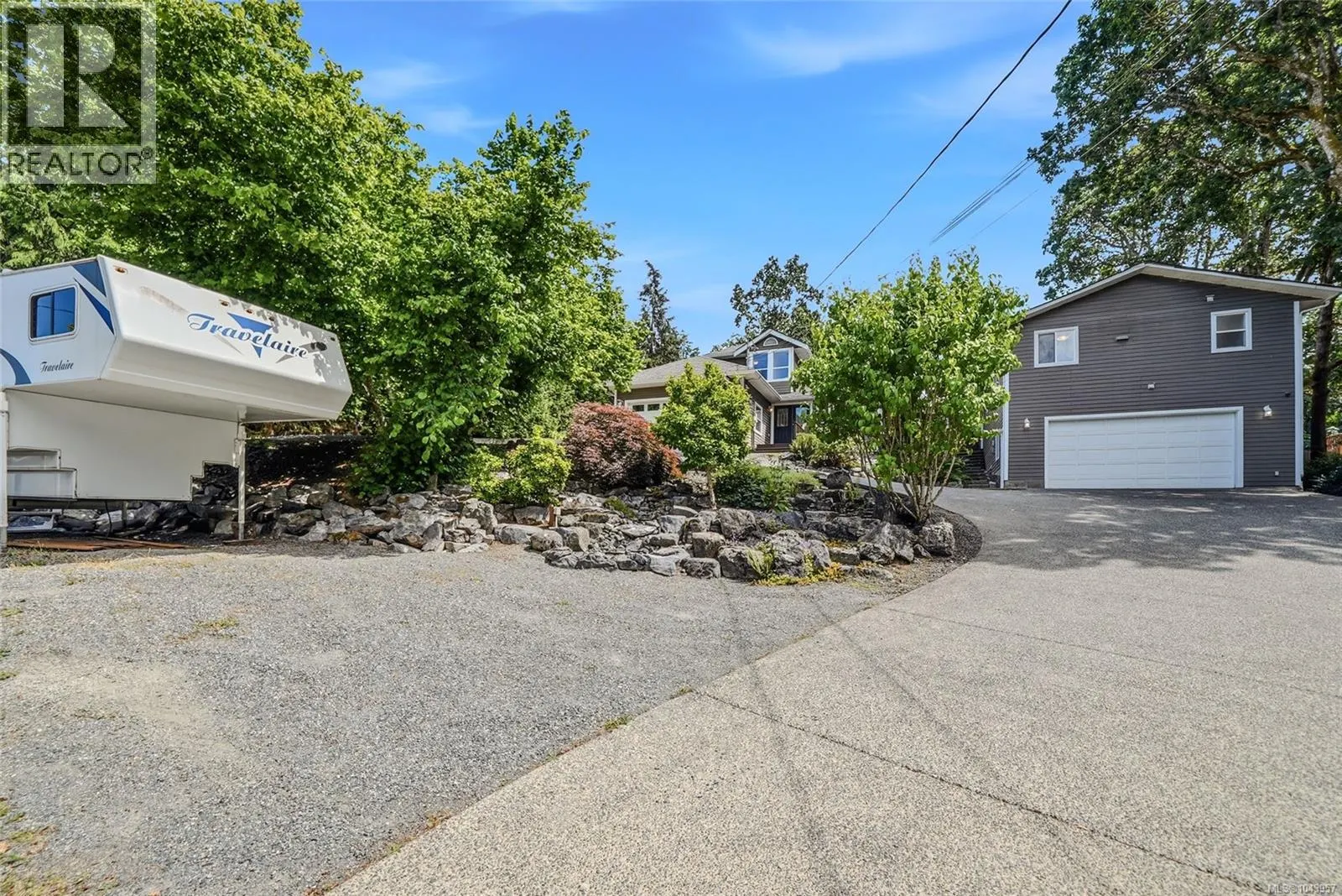 1688 Maple Bay Rd