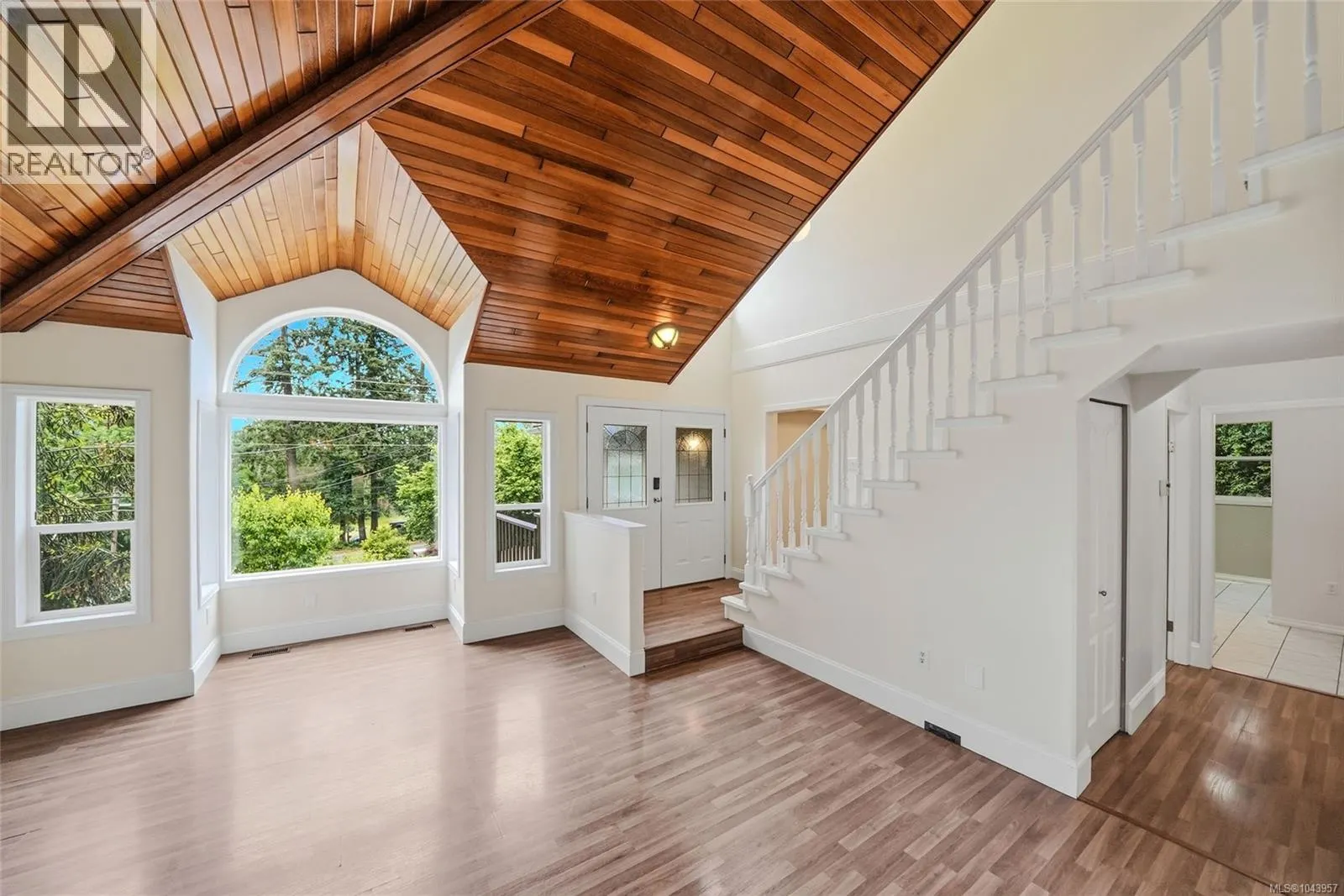 1688 Maple Bay Rd