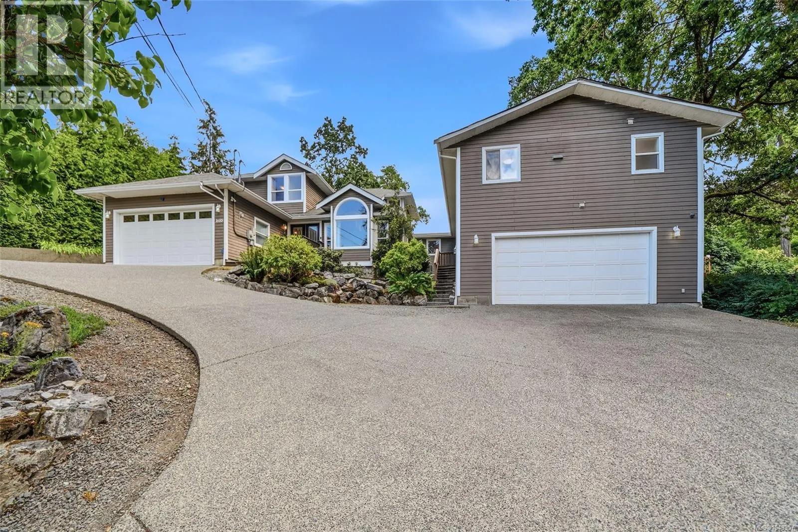 1688 Maple Bay Rd