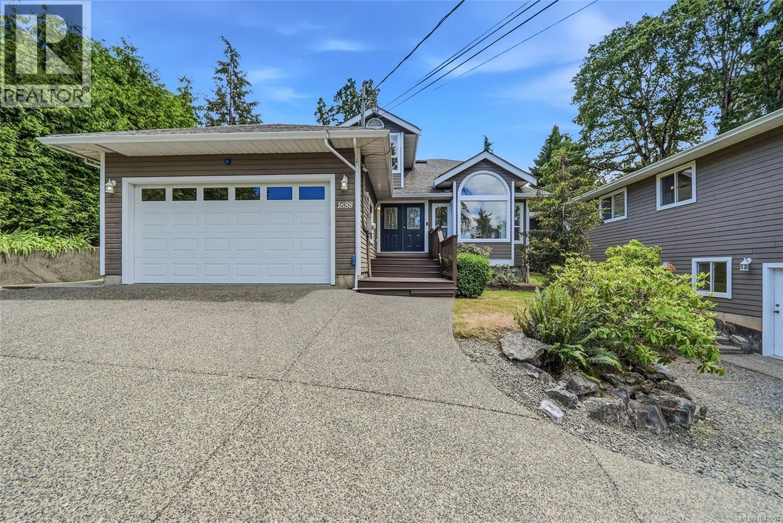 1688 Maple Bay Rd