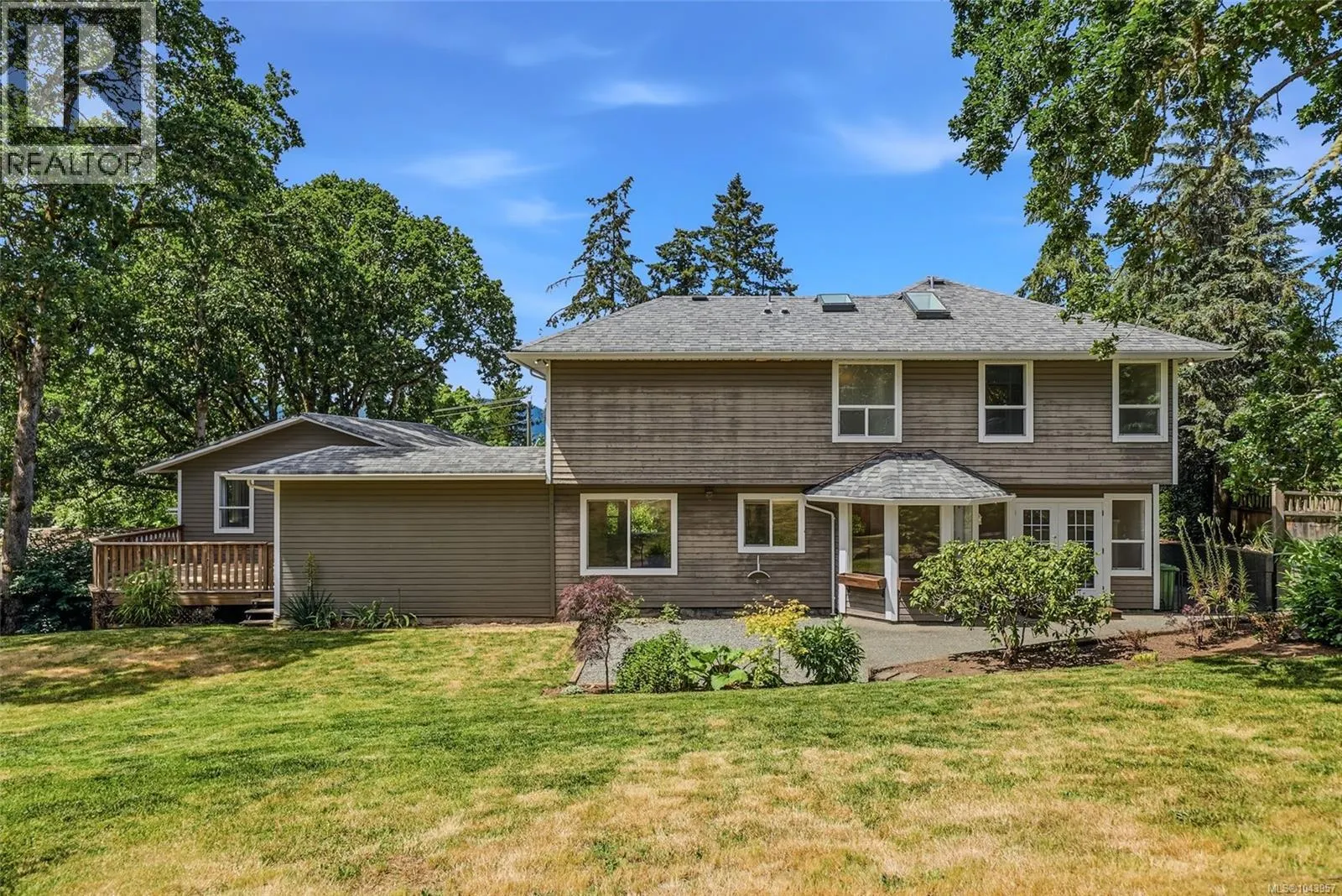 1688 Maple Bay Rd