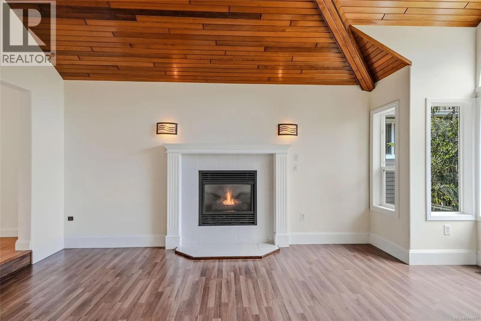 1688 Maple Bay Rd
