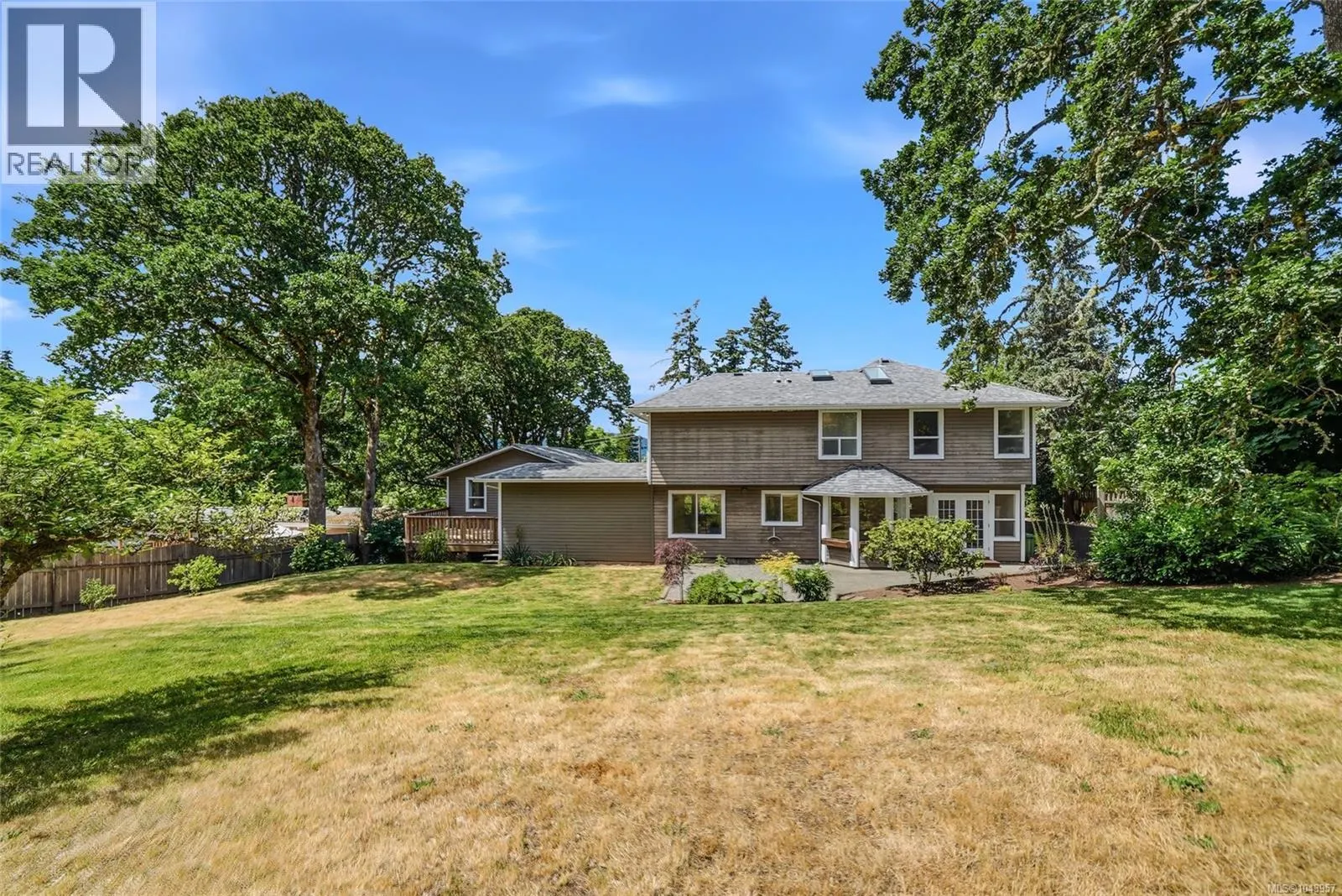 1688 Maple Bay Rd