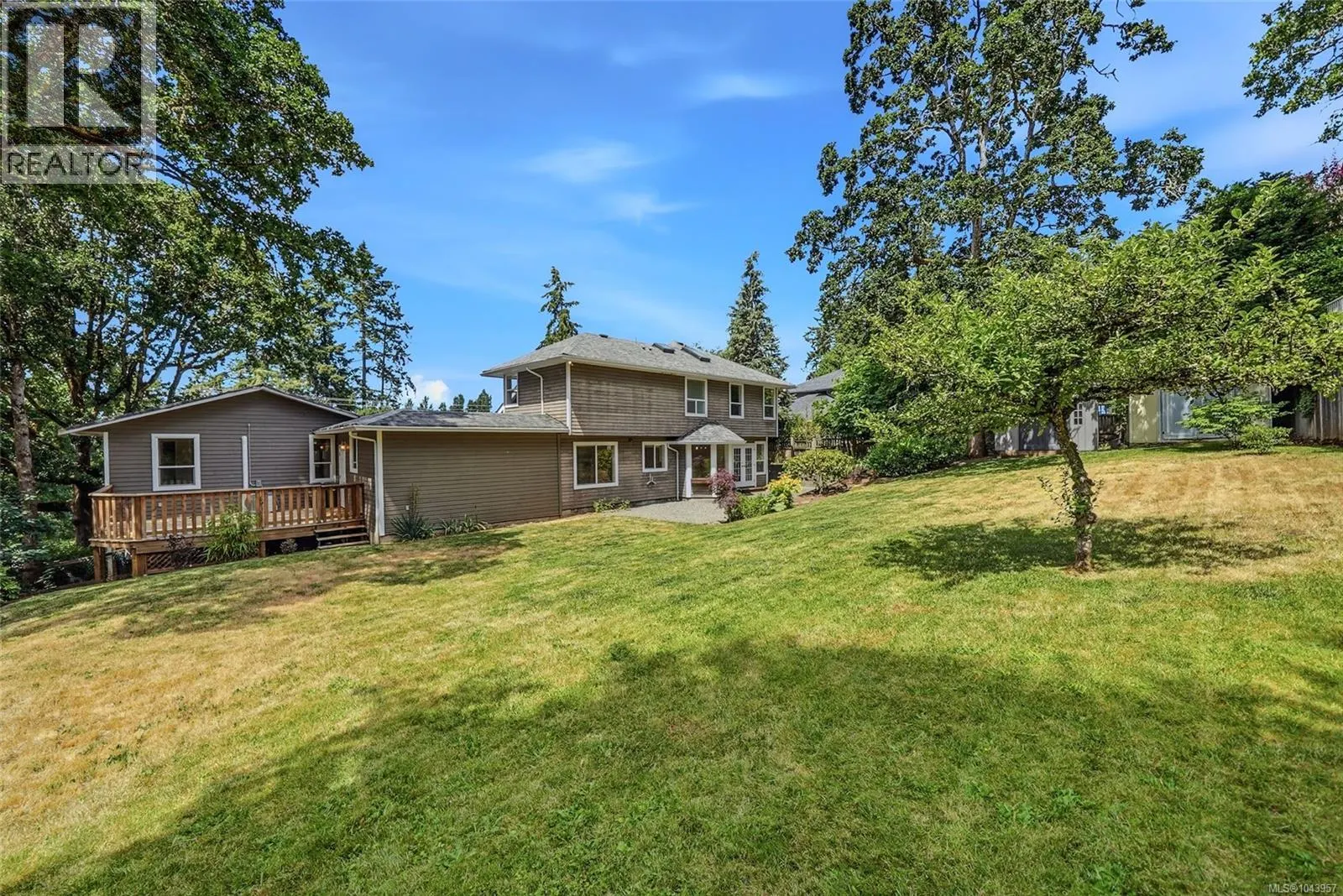 1688 Maple Bay Rd