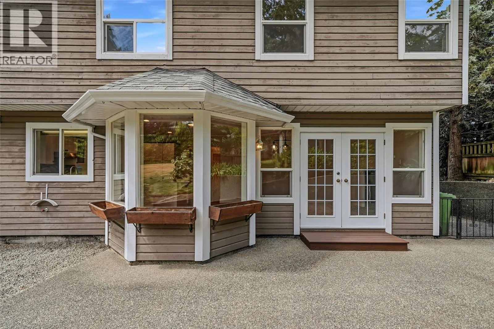 1688 Maple Bay Rd