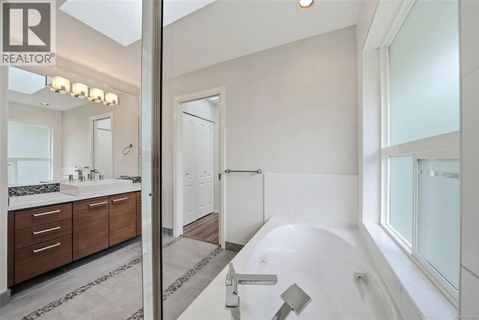 1688 Maple Bay Rd