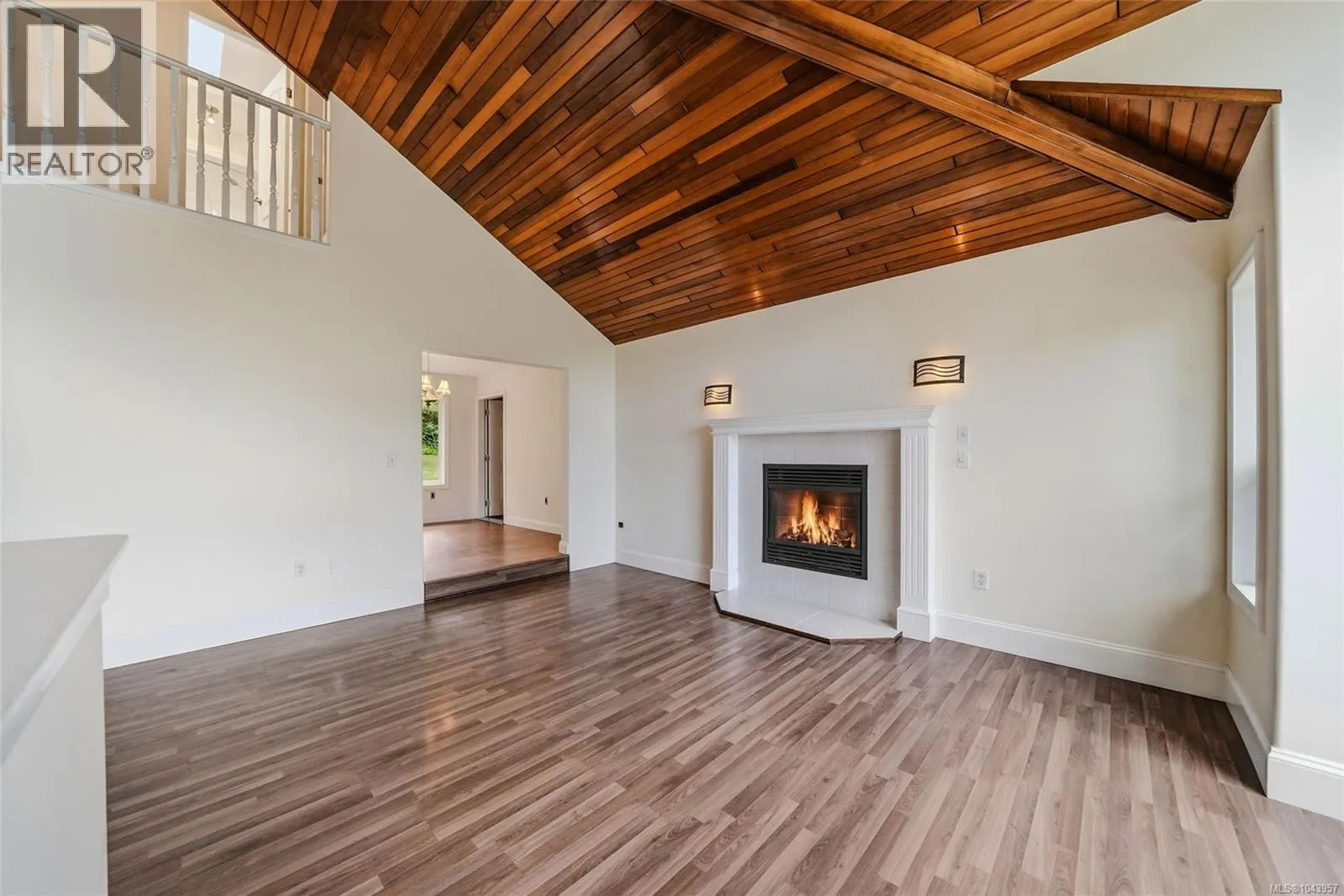1688 Maple Bay Rd