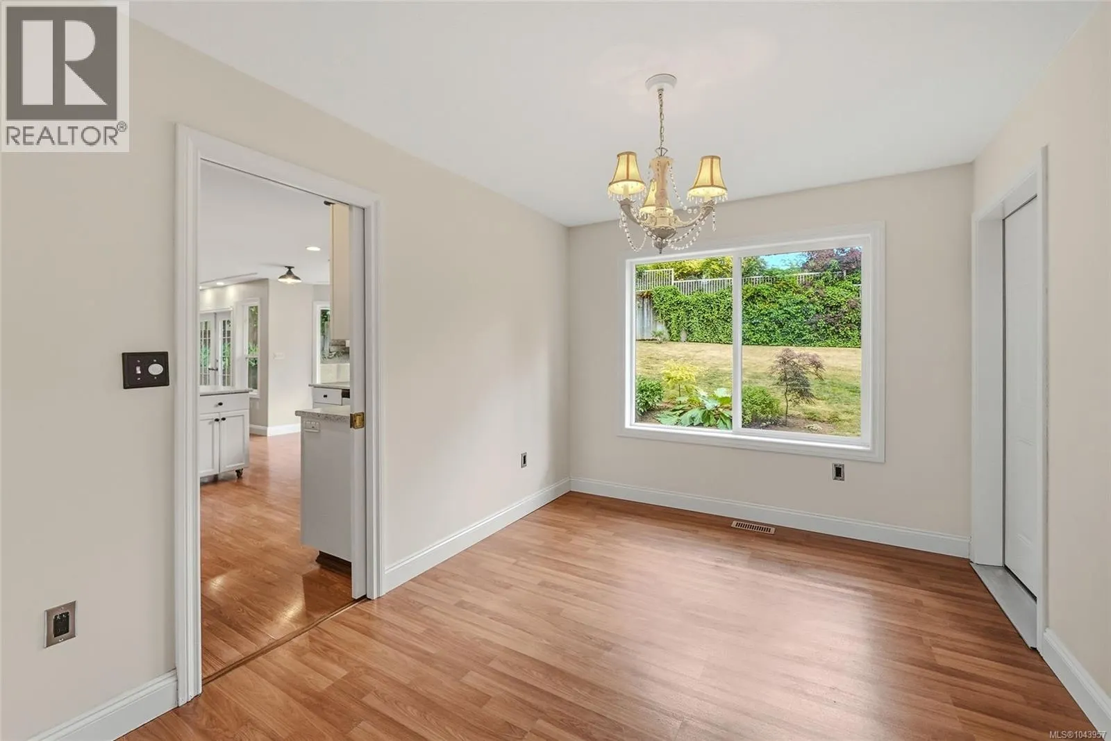 1688 Maple Bay Rd