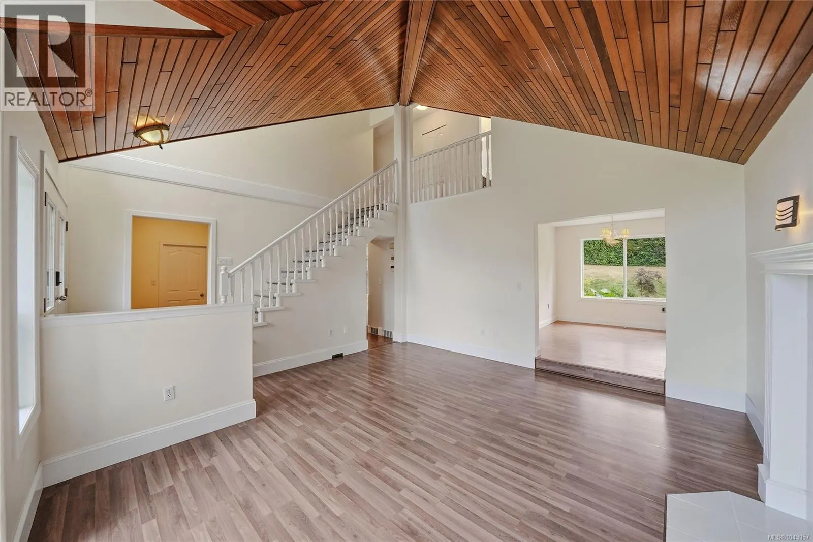 1688 Maple Bay Rd