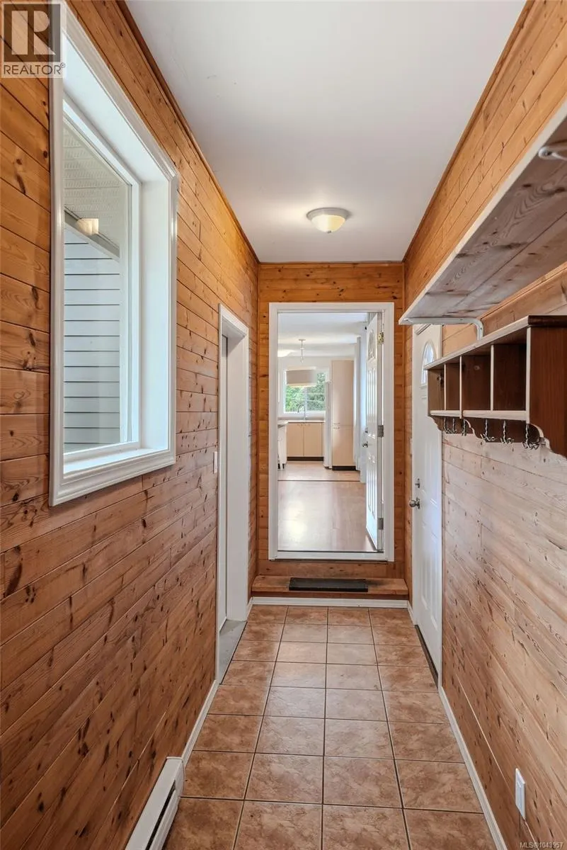 1688 Maple Bay Rd