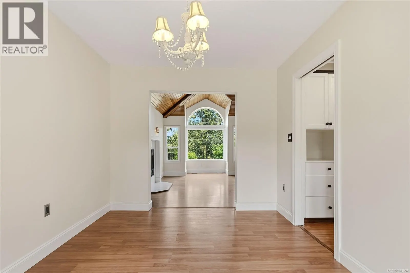 1688 Maple Bay Rd