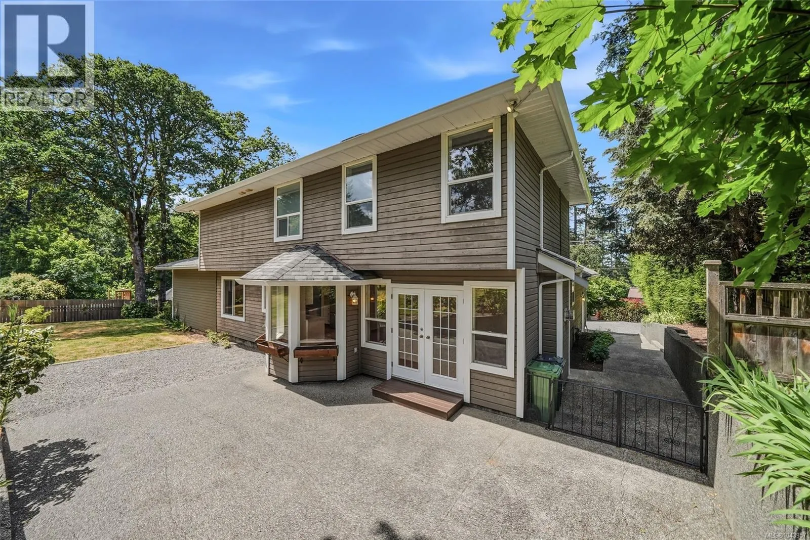 1688 Maple Bay Rd