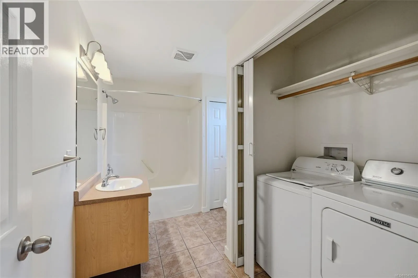 1688 Maple Bay Rd