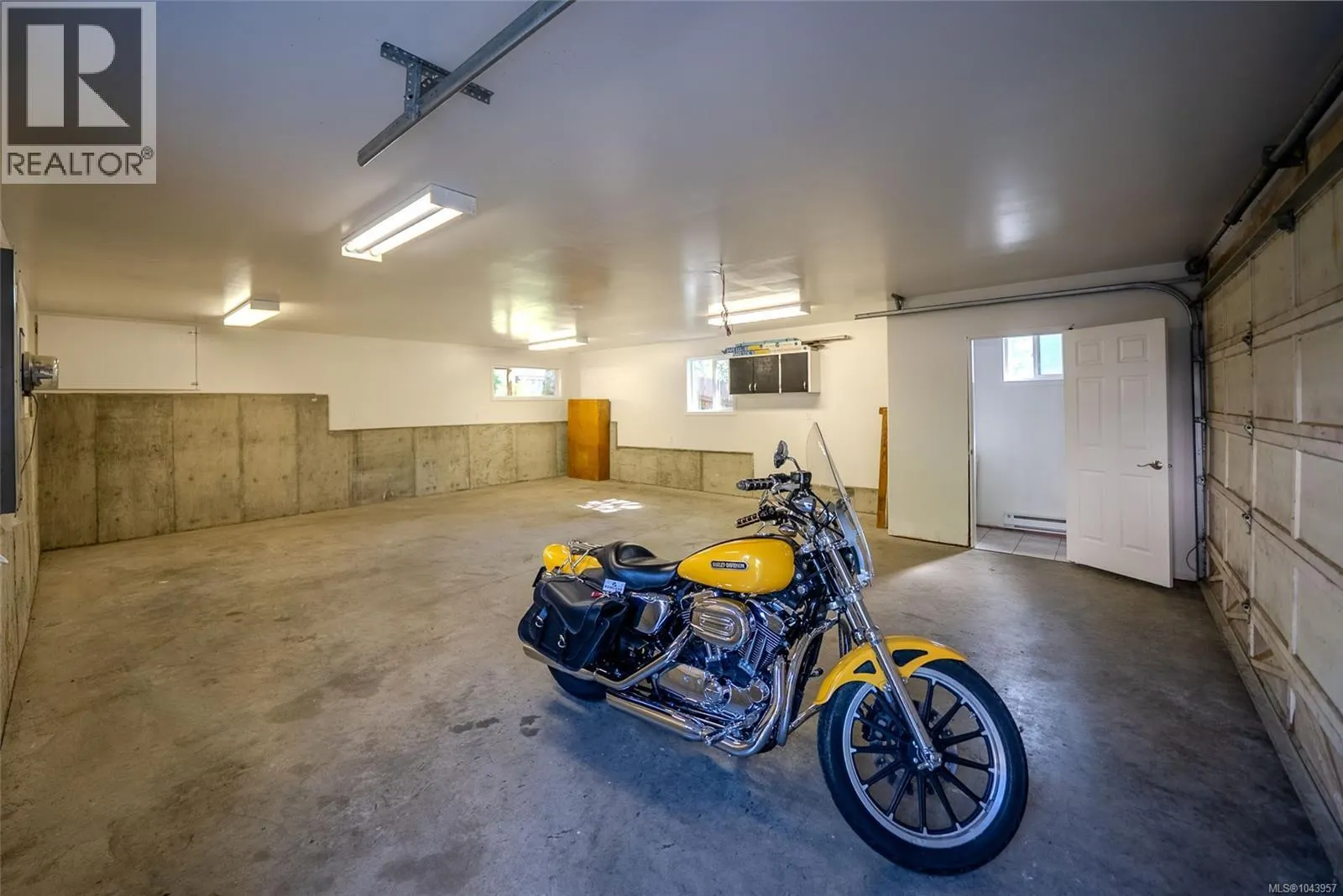 1688 Maple Bay Rd