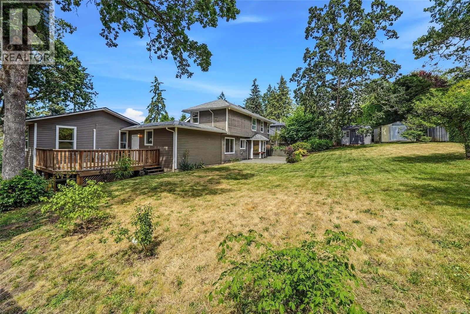 1688 Maple Bay Rd