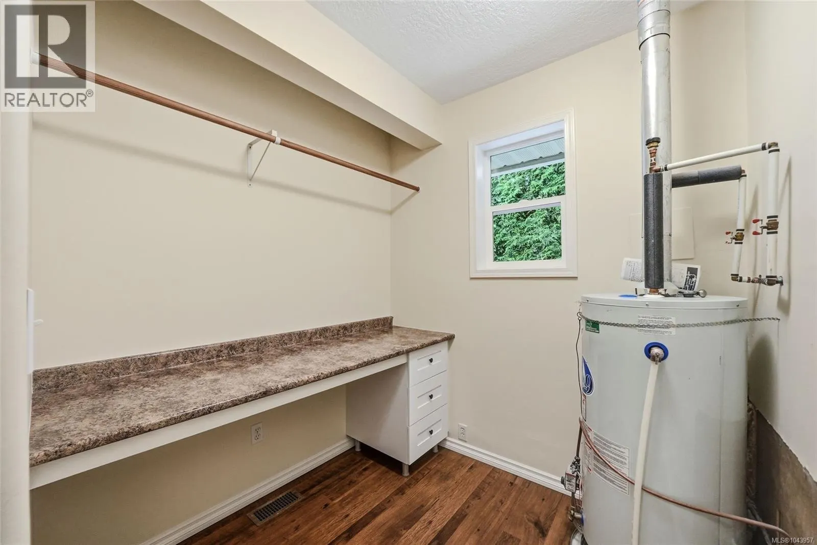 1688 Maple Bay Rd