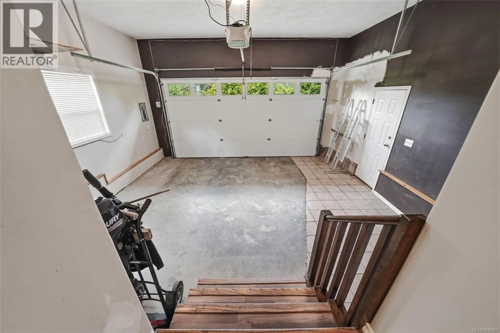 1688 Maple Bay Rd